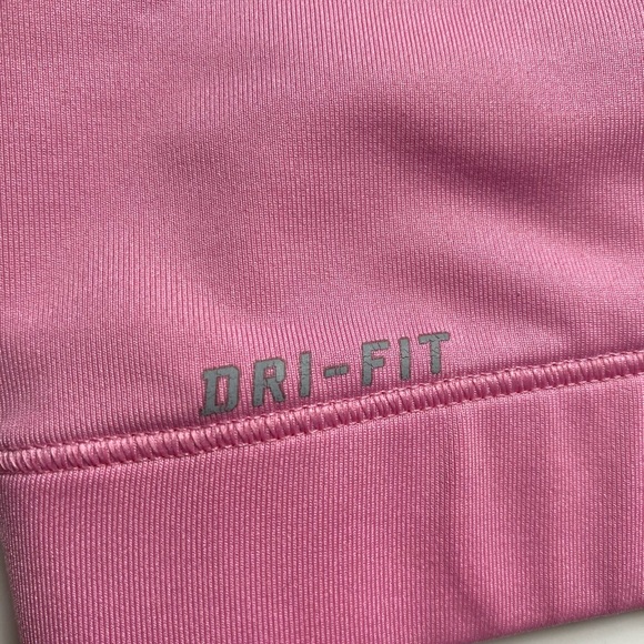 ⭐️SOLD⭐️Reversible Nike Sports Bra - Picture 3 of 5